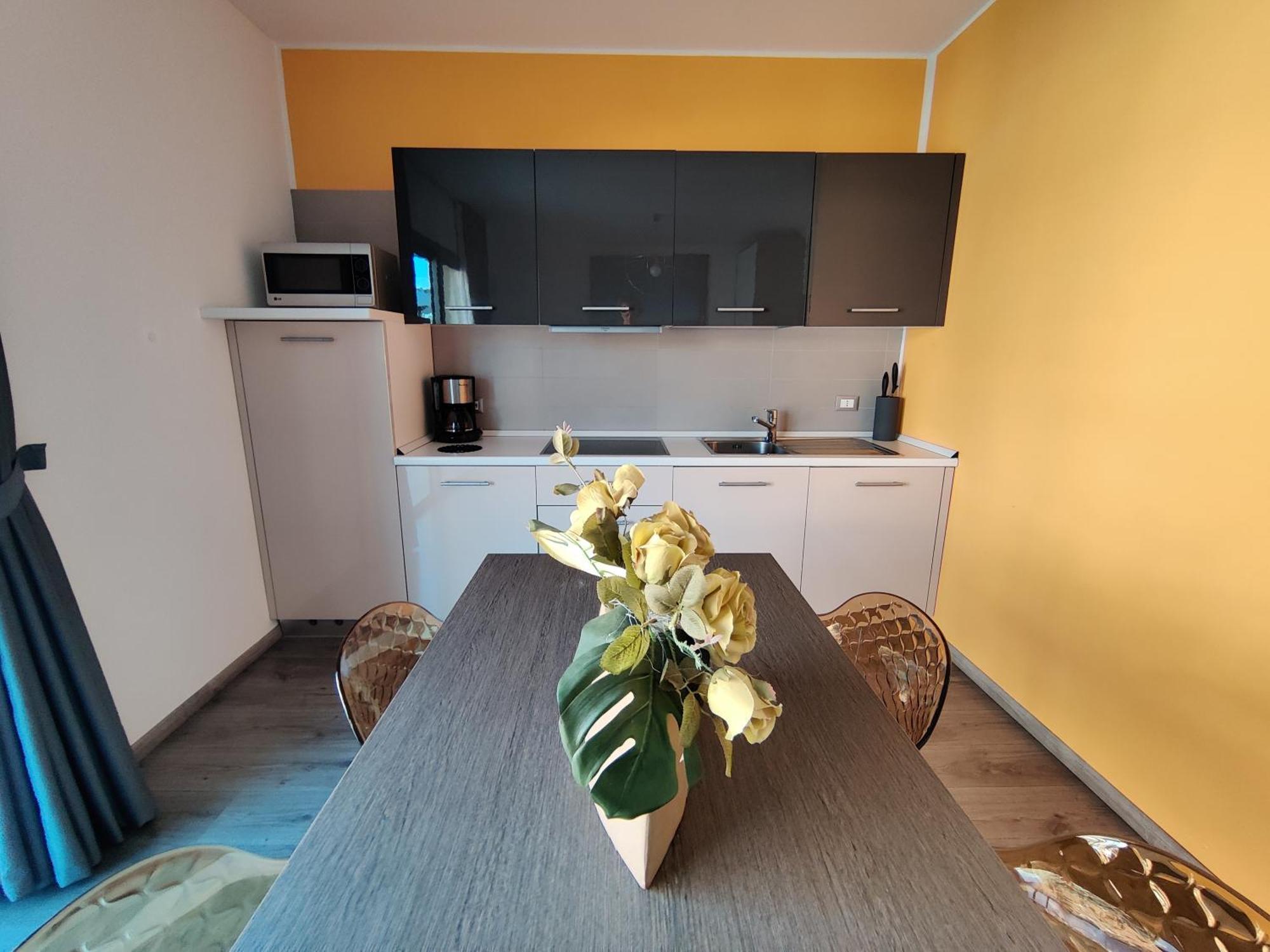 Gardesana Active Apartments Malcesine Bagian luar foto