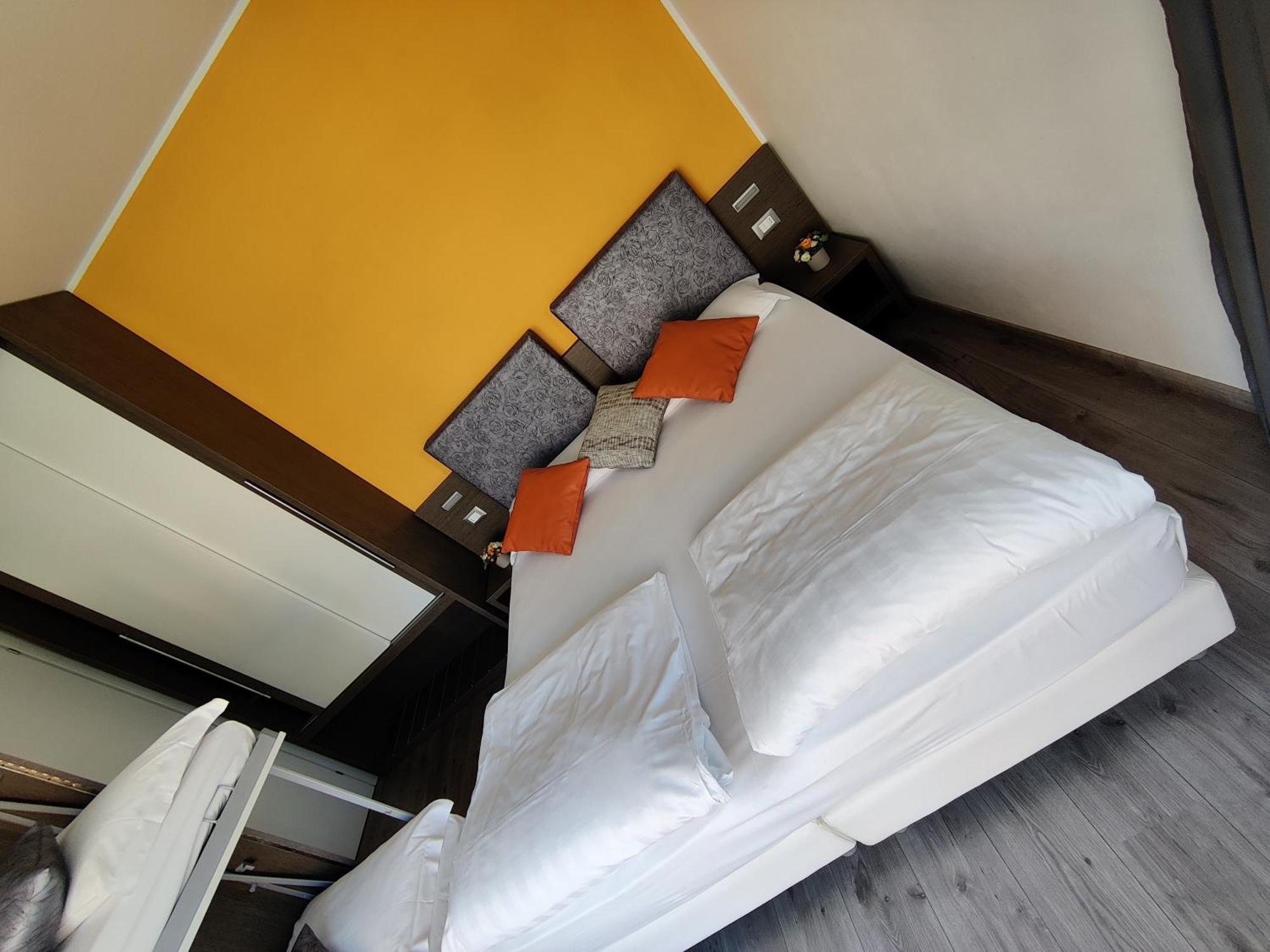 Gardesana Active Apartments Malcesine Bagian luar foto