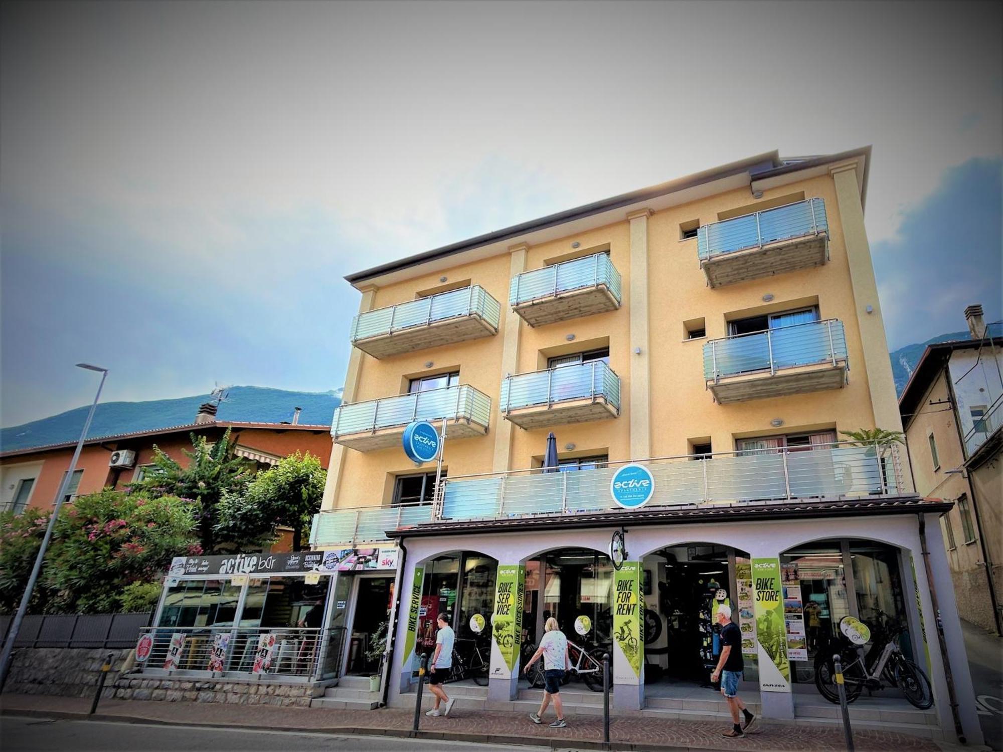 Gardesana Active Apartments Malcesine Bagian luar foto
